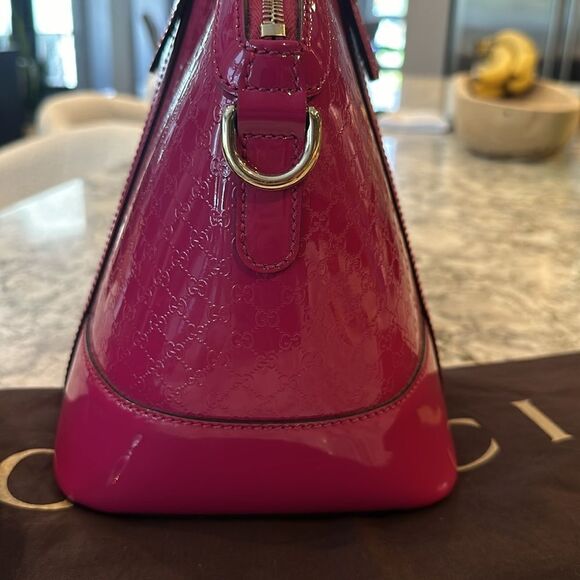 👜 Vintage Gucci Microguccissima Fuchsia Leather Bag – Gold Hardware, Y2K Chic - Picture 6 of 10